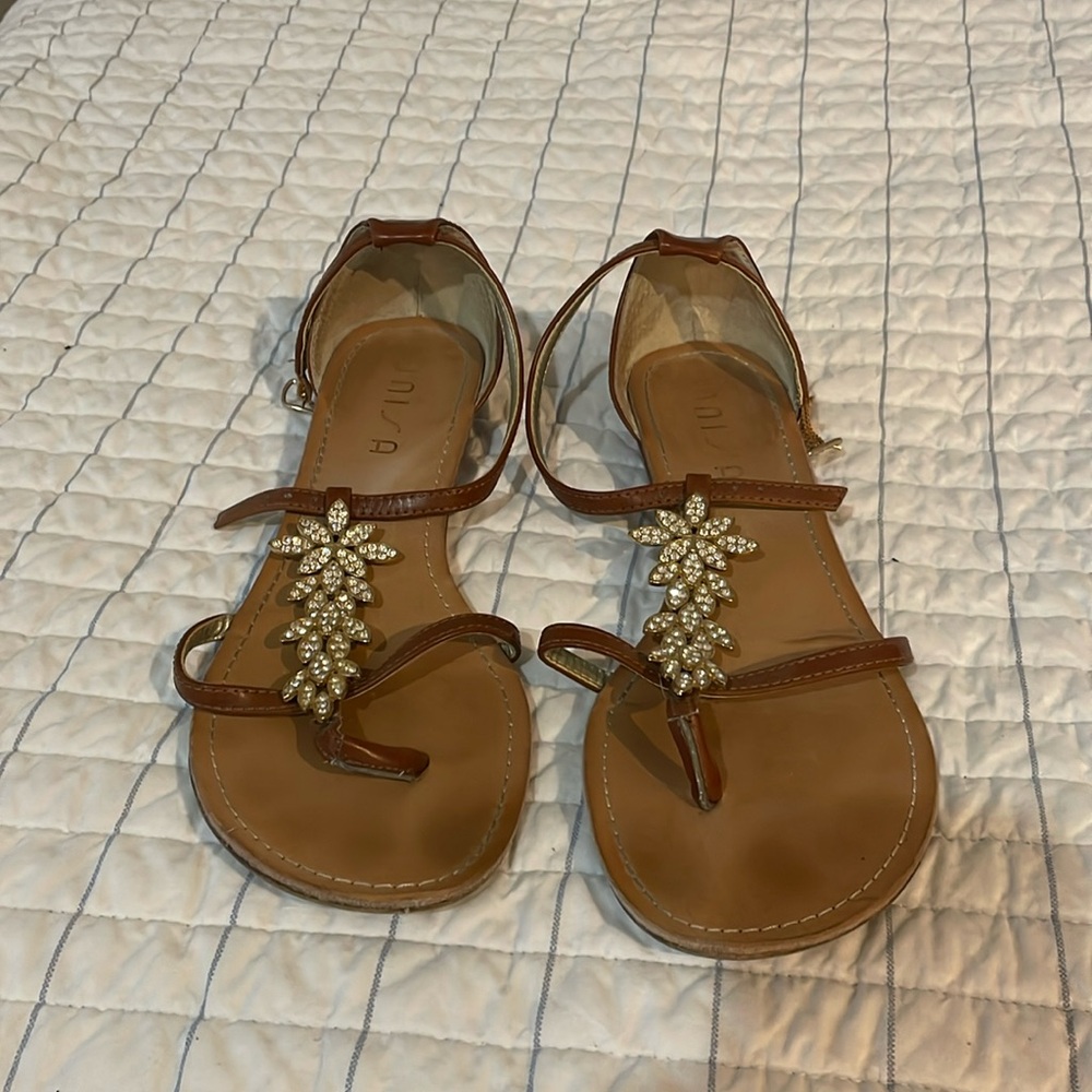 FREE WITH ANY PURCHASE UNISA BEAUTIFUL SANDAL
Size 9